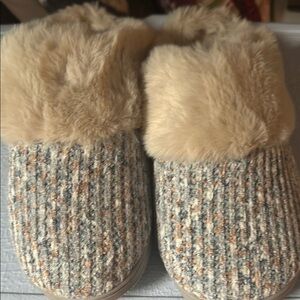Cozy Tan and Cream Women's Slippers